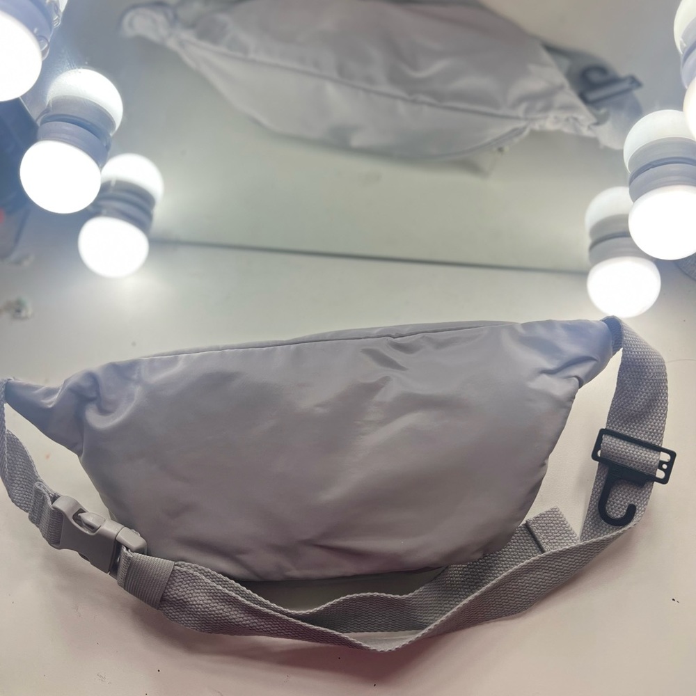 New Target Fannypack - Picture 3 of 4